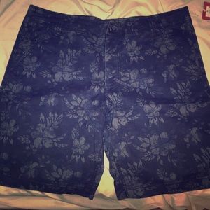 New Navyblue Mossimo Beach-life cargo shorts!